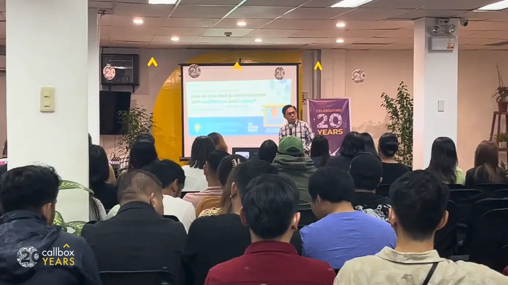 image of pastor Jhun Cusa giving session with Callboxers